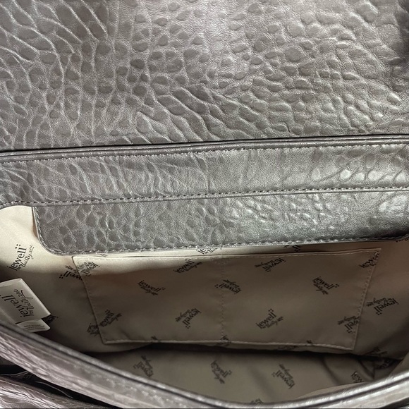 ThirtyOne Jewell Purse, in like new condition! Pretty Grey Color! - Picture 5 of 7